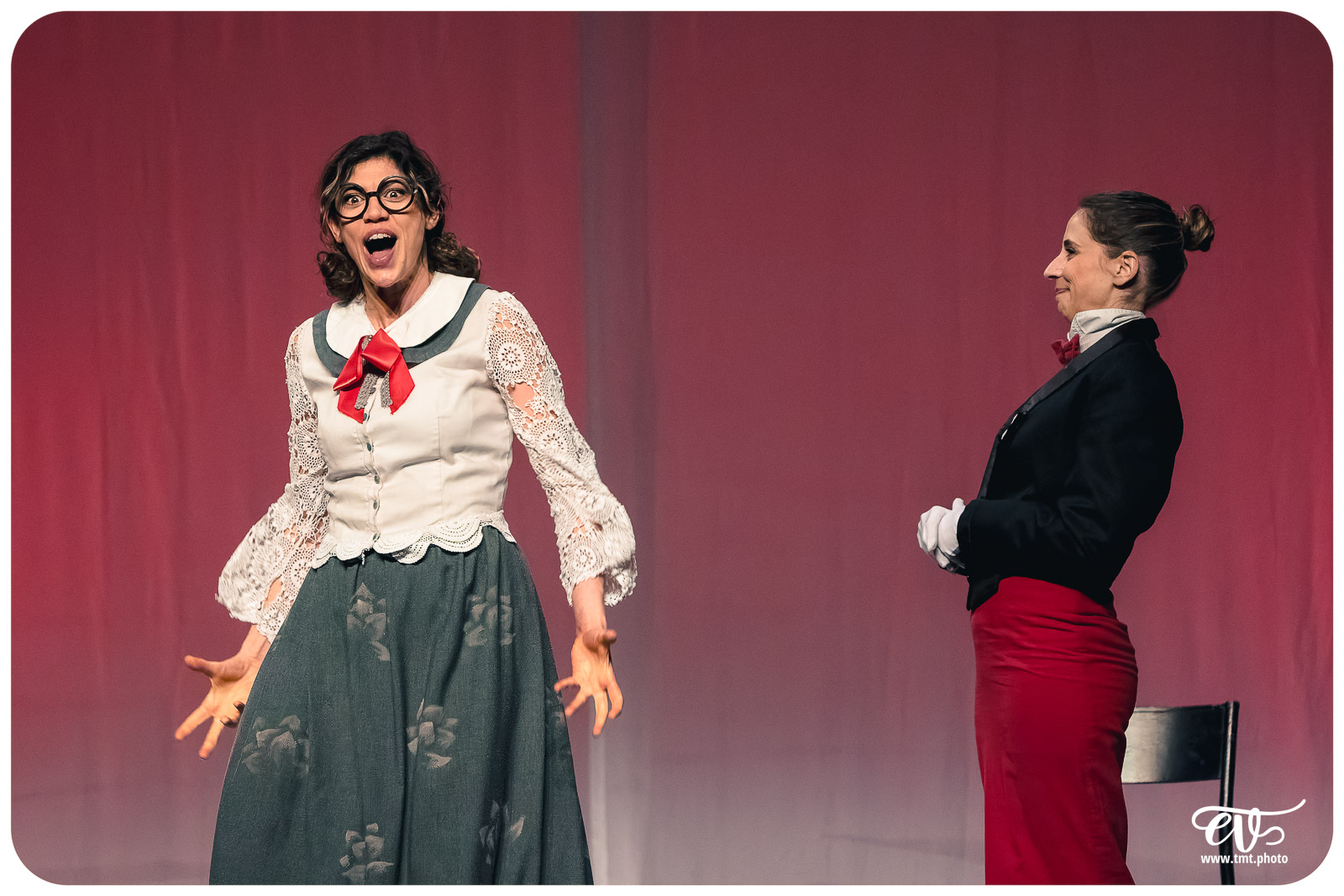 UN FIL A LA PATTE (CIE VIVA)